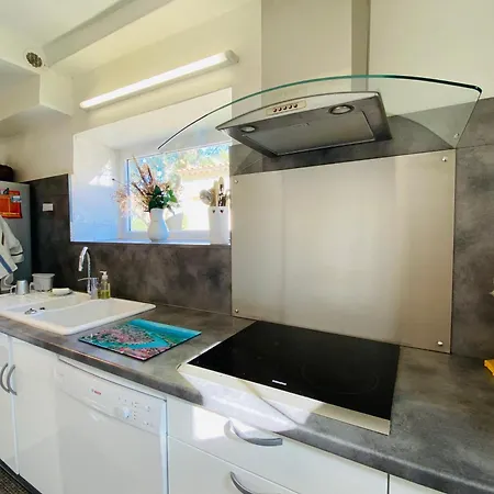 Villa Agence Jf Immo- Avec Piscine Privee Pour 8 A 10 Personnes V0861 *