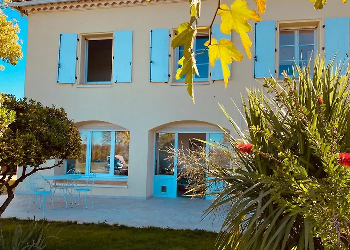 Villa Agence Jf Immo- Avec Piscine Privee Pour 8 A 10 Personnes V0861 *