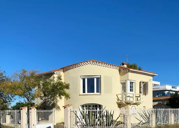 Agence Jf Immo- Avec Piscine Privee Pour 8 A 10 Personnes V0861 Villa Agde