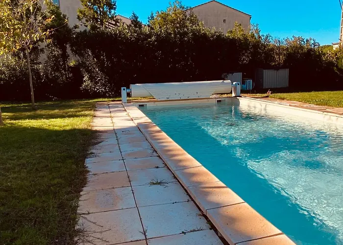Agence Jf Immo- Avec Piscine Privee Pour 8 A 10 Personnes V0861 *